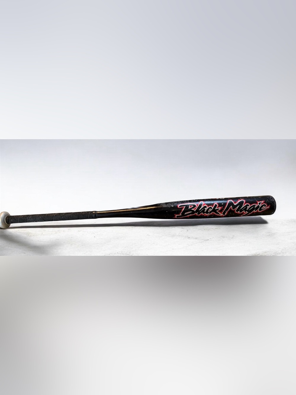 Easton youth Black Magic baseball bat, 30” , 20 oz , 2 1/4 dia, Made in USA